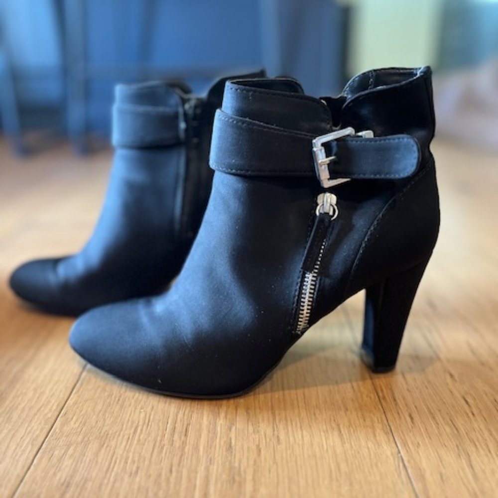 Unisa Black Booties
